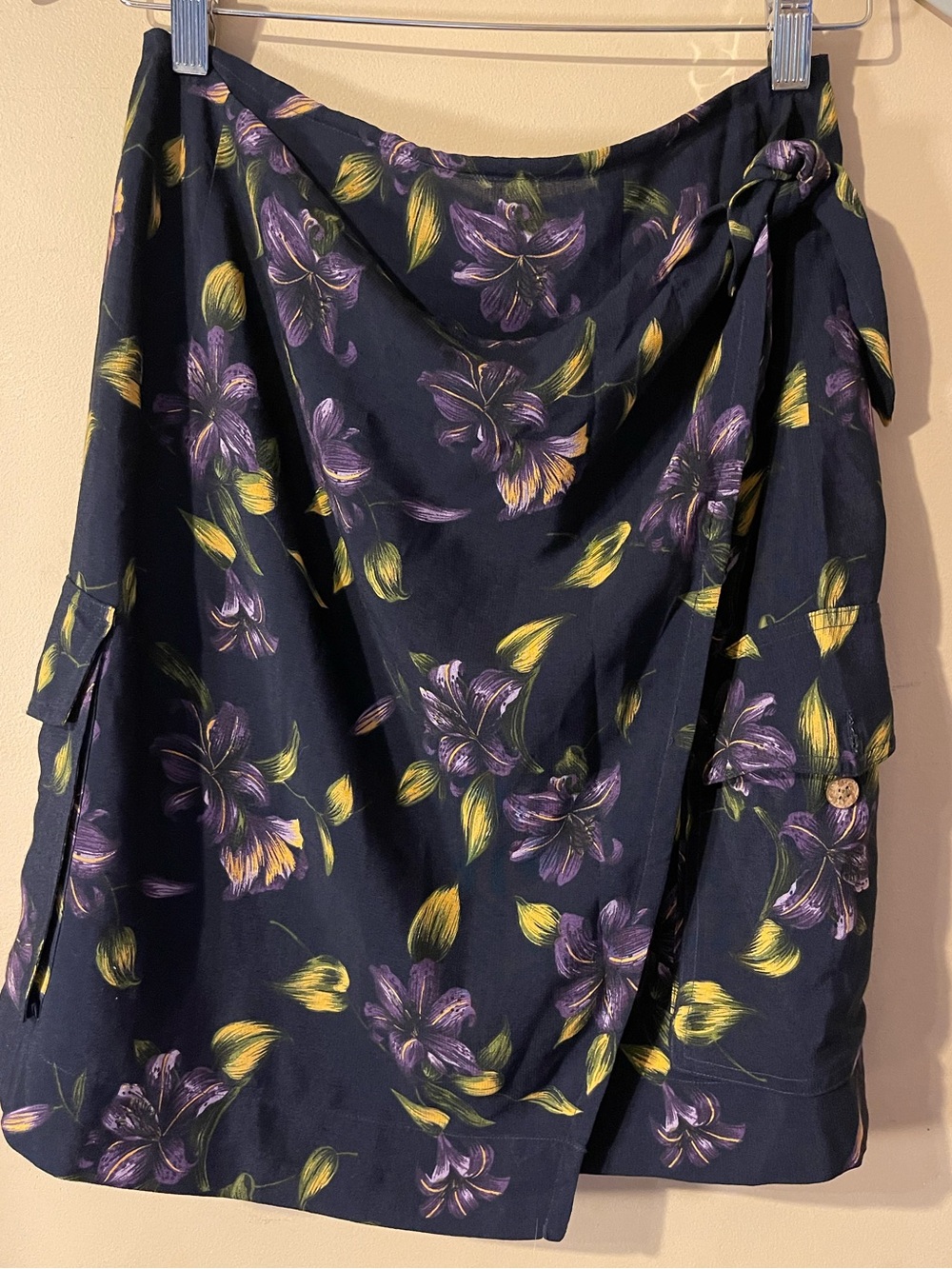 Tommy Bahama Vintage Floral Rayon Wrap Skirt with Cargo Pockets Size Small